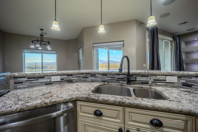 Building Photo - 2985 Bentley Dr