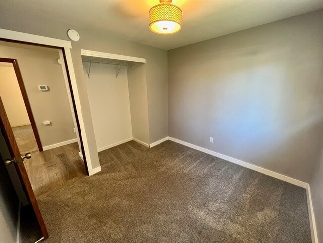 Building Photo - 1713 Tara Cir