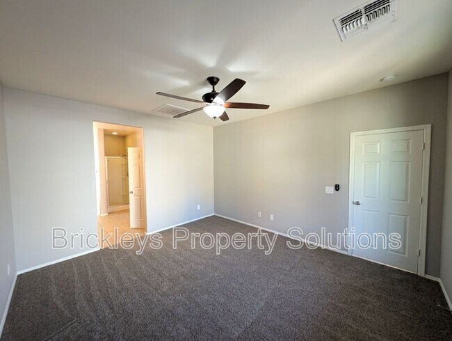 Building Photo - 10419 N 52nd Dr