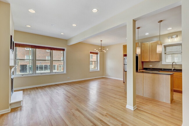 Building Photo - 2751 N Campbell Ave