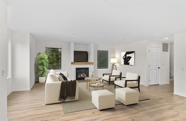 Building Photo - Spacious 4-Bedroom Home with Scenic Views & Versatile Living Spaces