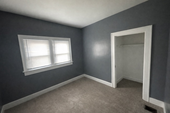 Building Photo - 444 N Chester Ave