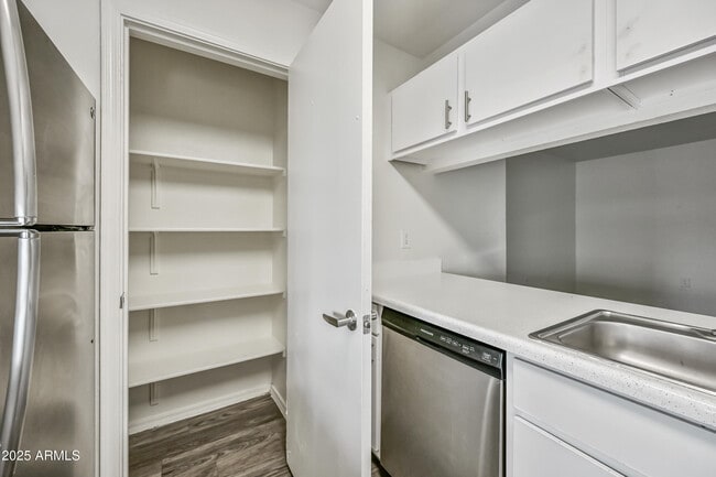Building Photo - 3065 N 67th Ave