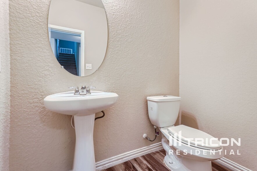 Building Photo - 9731 Marbach Crest