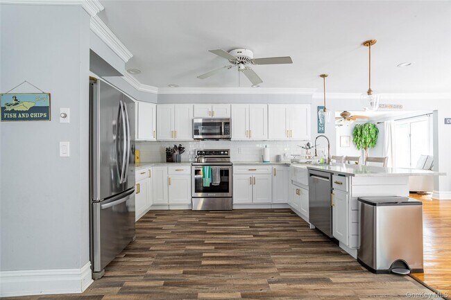 Building Photo - 2300 Pine Tree Rd