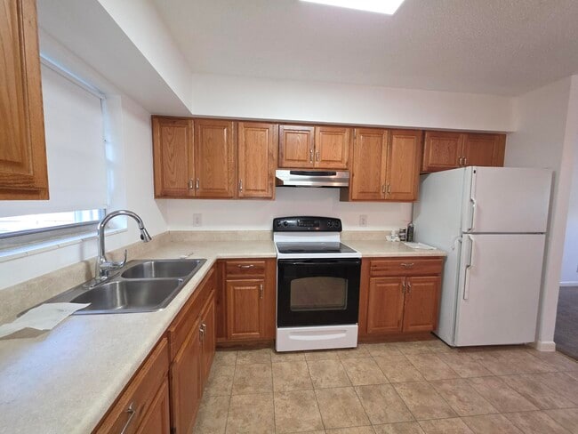 Building Photo - 231 Hibiscus St