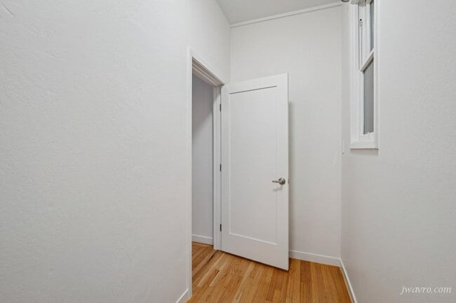 Building Photo - 354 Castro St