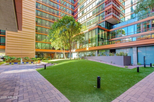 Building Photo - 4808 N 24th St