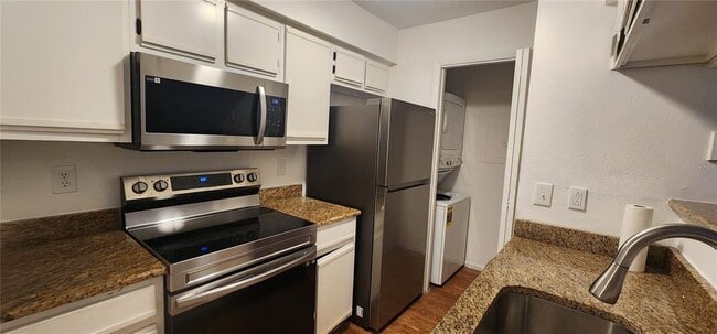 Building Photo - 232 Afton Square