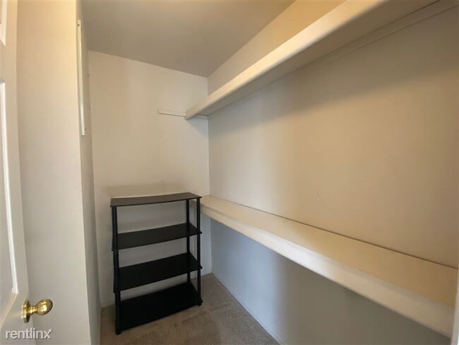 Building Photo - 6710 Summerdale Ct E
