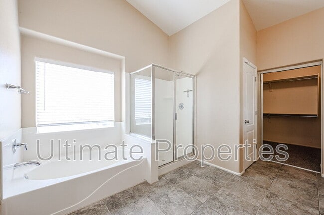 Building Photo - 4245 E Folgers Rd
