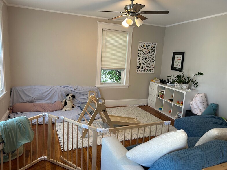 Building Photo - 43 Pequossette St