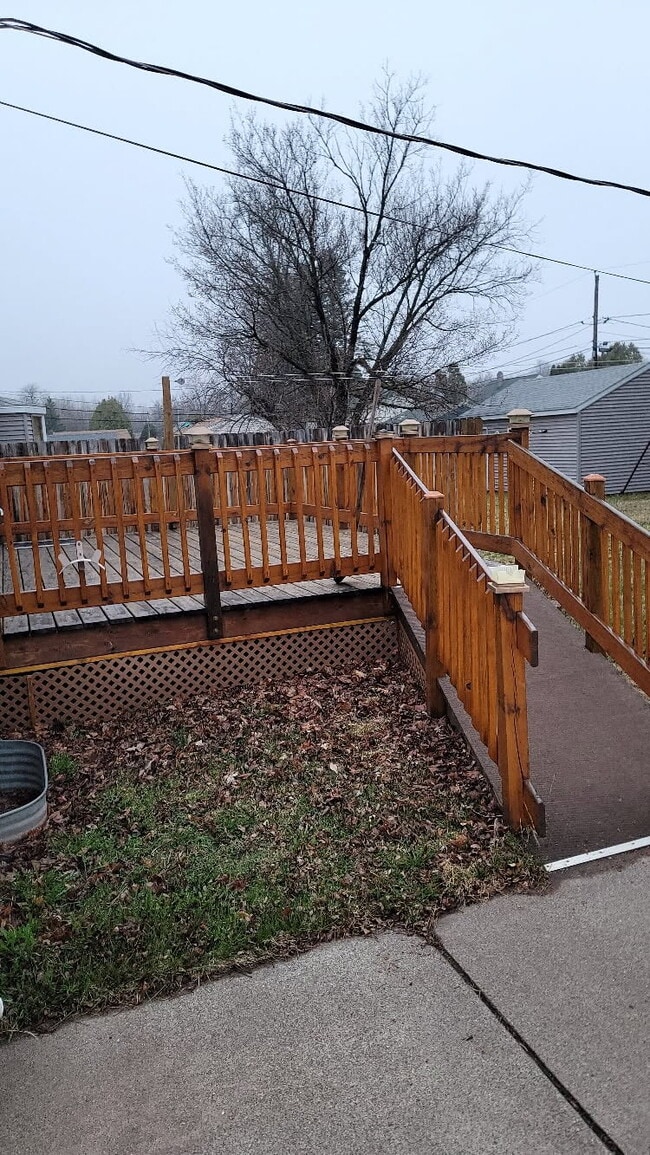 Building Photo - Koschak Properties