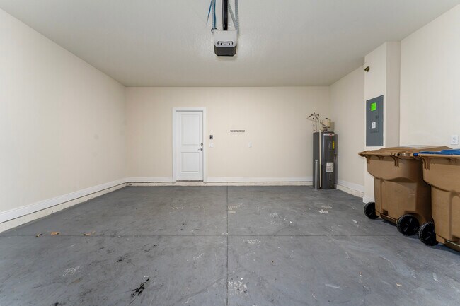 Building Photo - 4758 Kissimmee