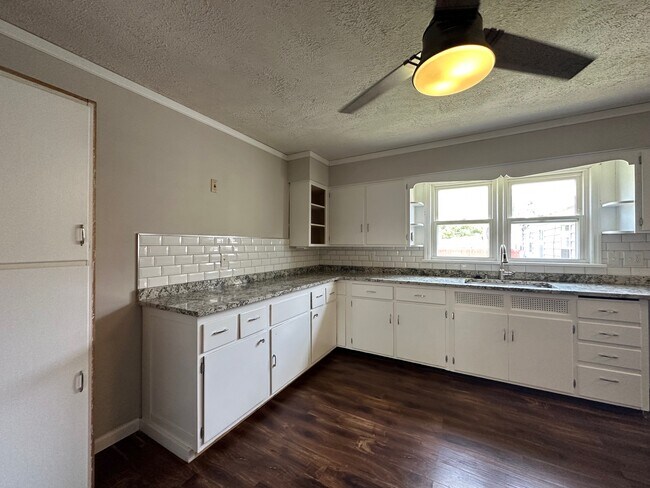 Building Photo - 1414 Franklin St