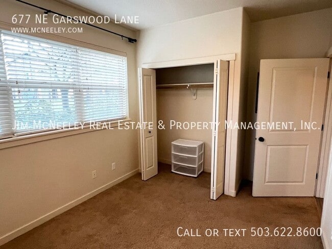 Building Photo - 677 NE Garswood Ln