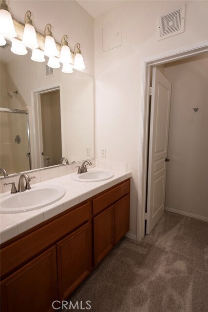 Building Photo - 6 Martino