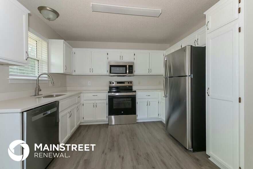 Building Photo - 406 Brookside Cir