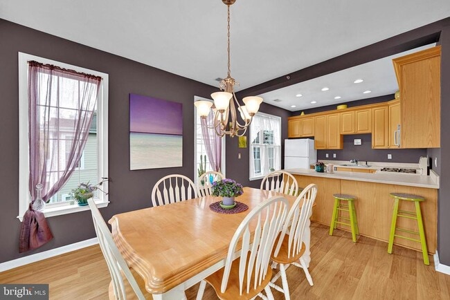 Building Photo - 60 Kyle Way