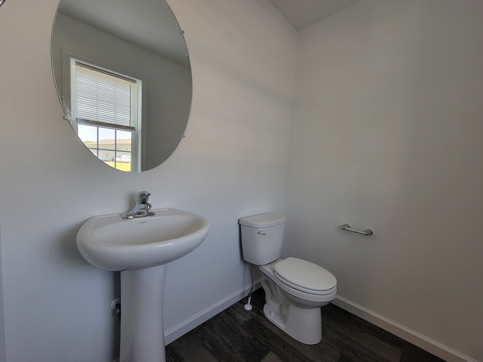 Building Photo - 130 Robert Cir