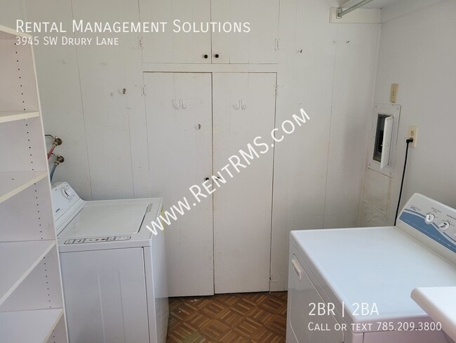 Building Photo - 3945 SW Drury Ln