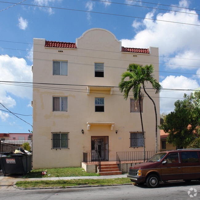 Primary Photo - 1122 NW 3rd St