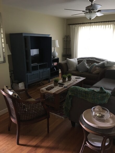 Living Room - 1640 Beckham Dr