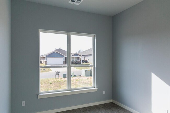 Building Photo - 504 Remington Ave