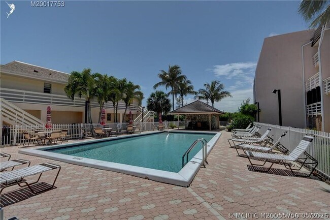 Building Photo - 11000 S Ocean Dr