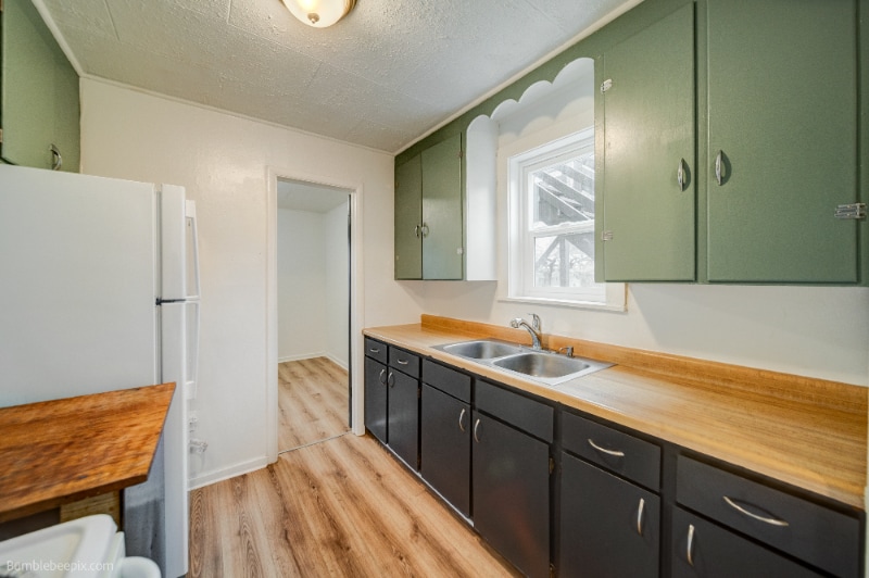 Building Photo - 802 Pine St