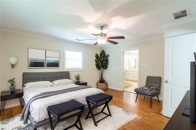 Building Photo - 3014 Skyland Dr NE