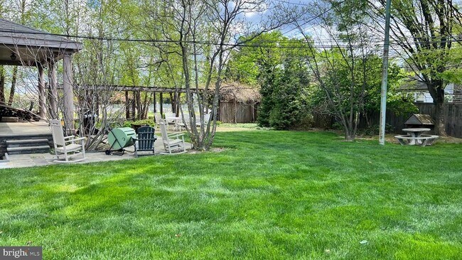 Building Photo - 7630 Cheltenham Ave