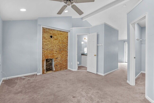 Building Photo - 813 N Lawrence St