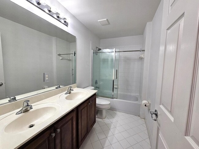 Building Photo - 7533 Topiary Ave