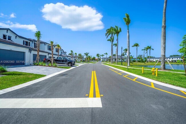 Building Photo - 3024 Green Palm Ct