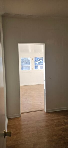 Building Photo - 609 E Main St