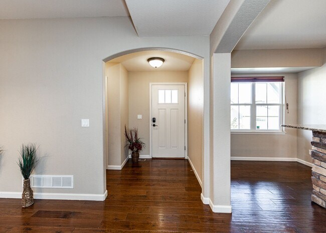 Building Photo - Westside home in Desirable Gold Hill Mesa ...