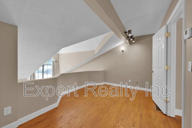 Building Photo - 1201 Magnolia Pl