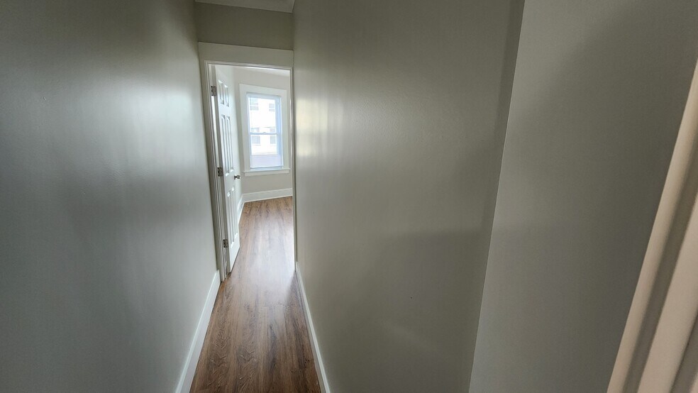 Building Photo - 1516 Pembroke St