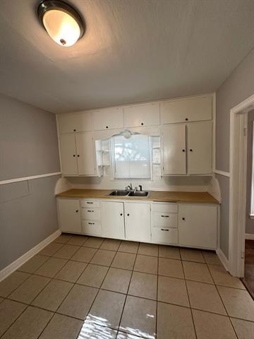 Building Photo - 48 Vaughn Dr