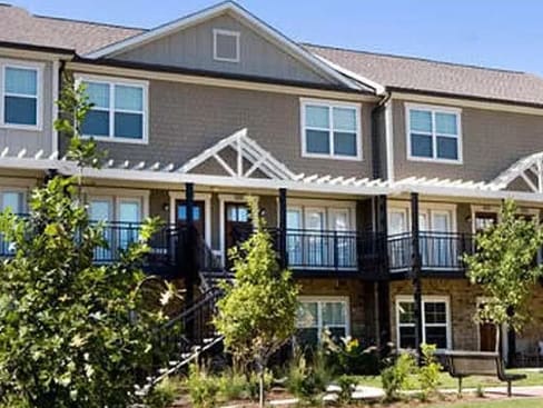 Building Photo - 1105 Tree Top Way