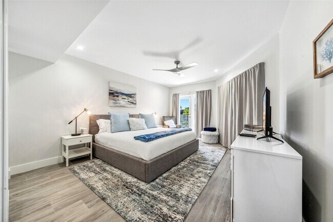 Building Photo - 2523 Castilla Isle