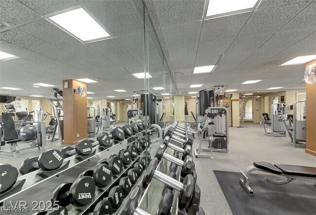 Building Photo - 260 E Flamingo Rd