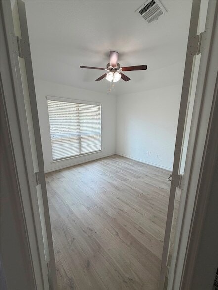 Building Photo - 10020 Levelland Pl
