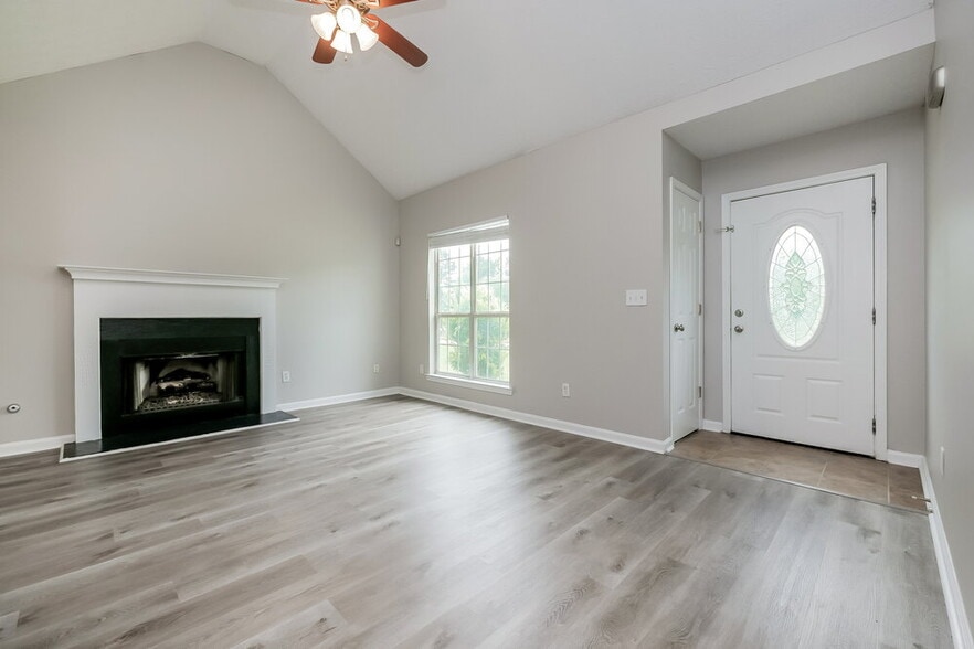 Building Photo - 101 Floresta Dr