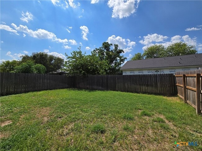 Building Photo - 203 Anne Louise Dr