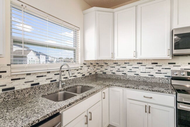 Building Photo - 3306 Lauren Fields Dr S