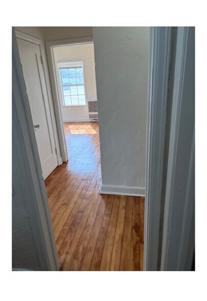Building Photo - 1523 N McCadden Pl