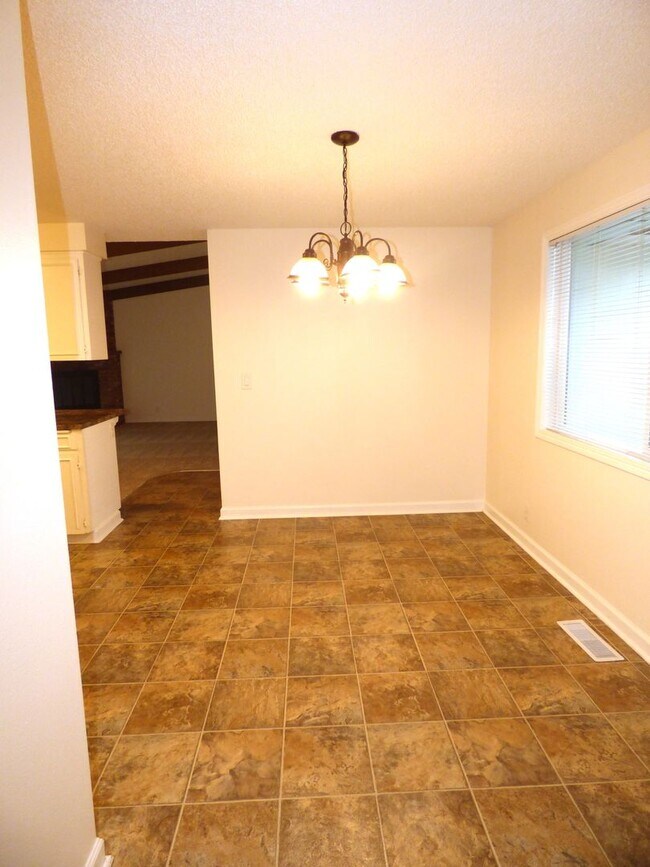 Building Photo - Rent Special: 1/2 Off April's Rent!! 3 bed 2 bath Home in North Salem