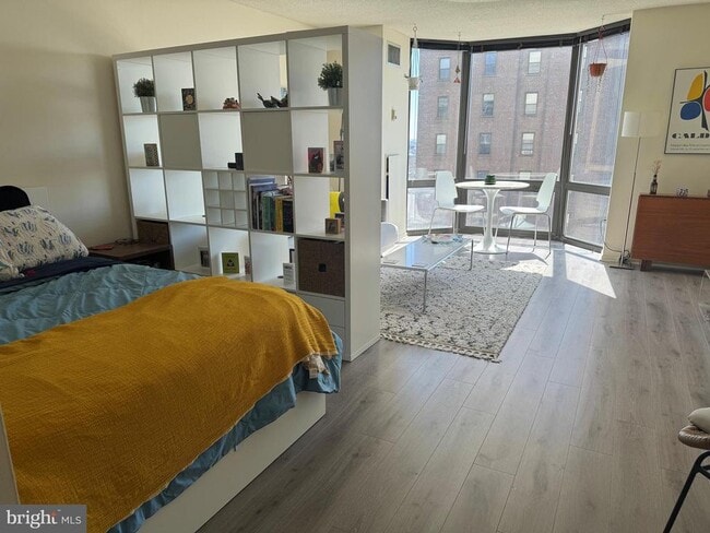 Building Photo - 2018 Walnut St